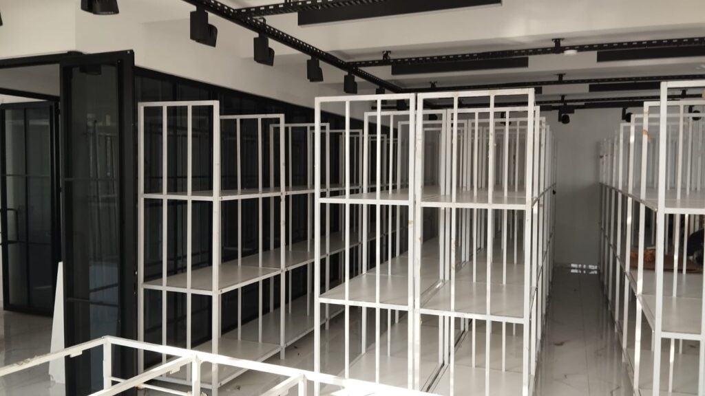 Tekerlekli Tekli Askılık metal