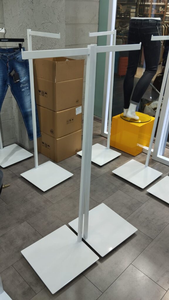 Mağazalar İçin Yeni Farklı Askı Tasarımları